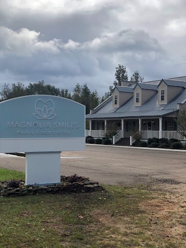 Dentist Magee - Magnolia Smiles of Magee 1 Featured image