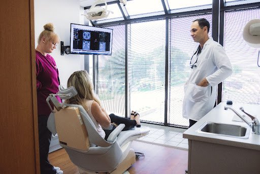 Oral surgeon Warwick - RI Oral Surgery & Implant Center 1 Featured image